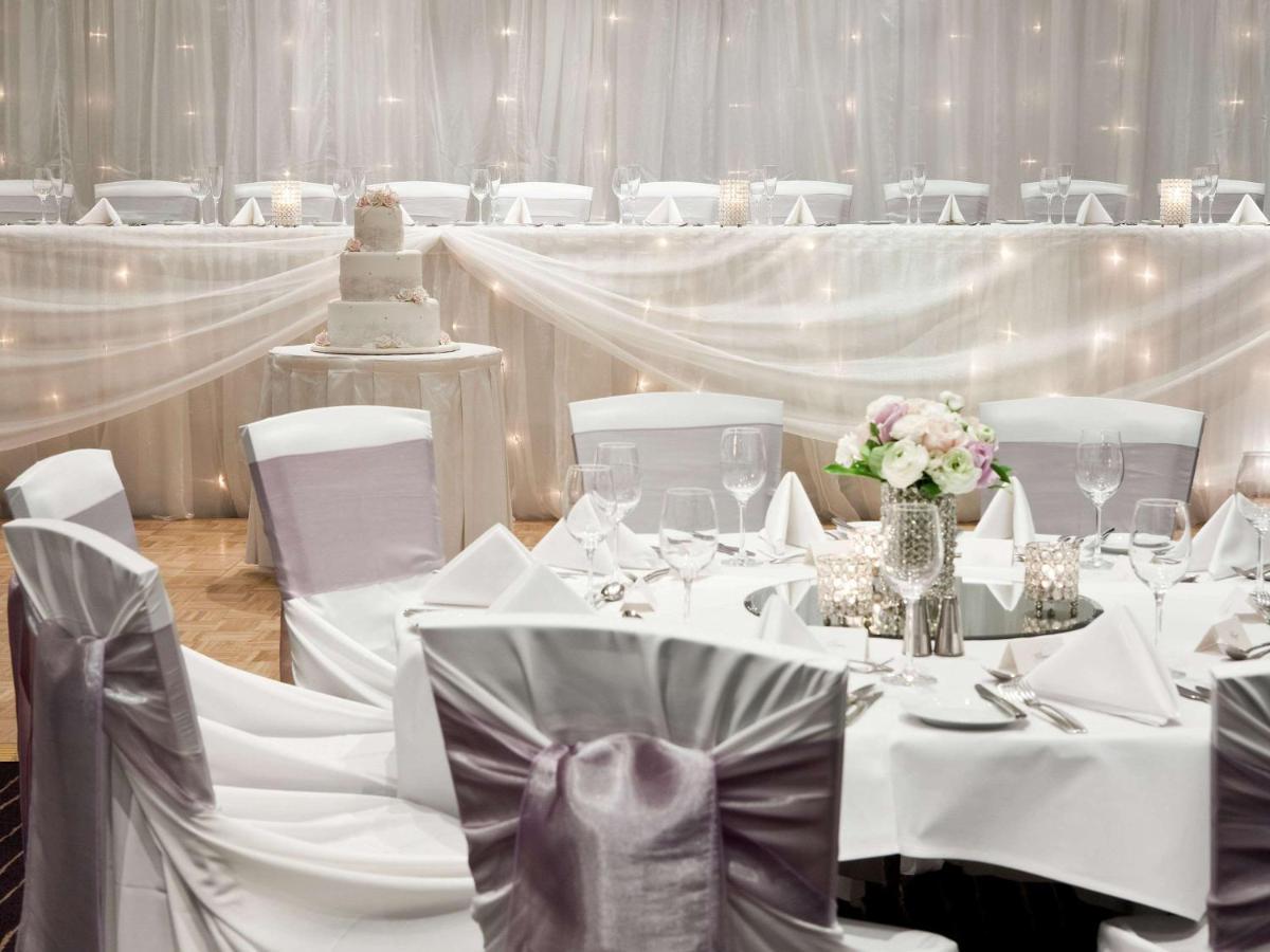 Hotel Pullman Sydney Hyde Park Exterior foto A wedding reception