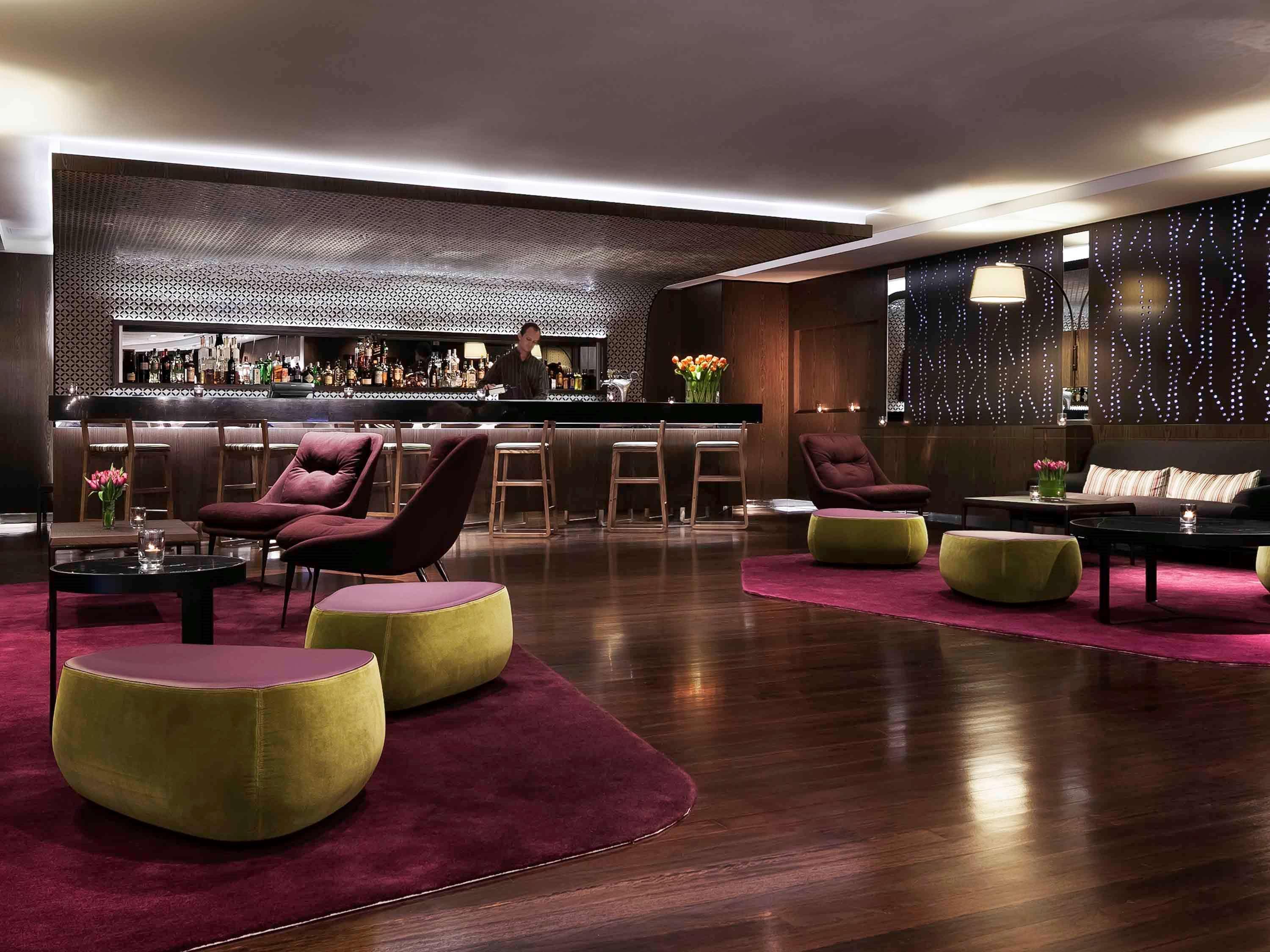 Hotel Pullman Sydney Hyde Park Exterior foto The bar at the W London