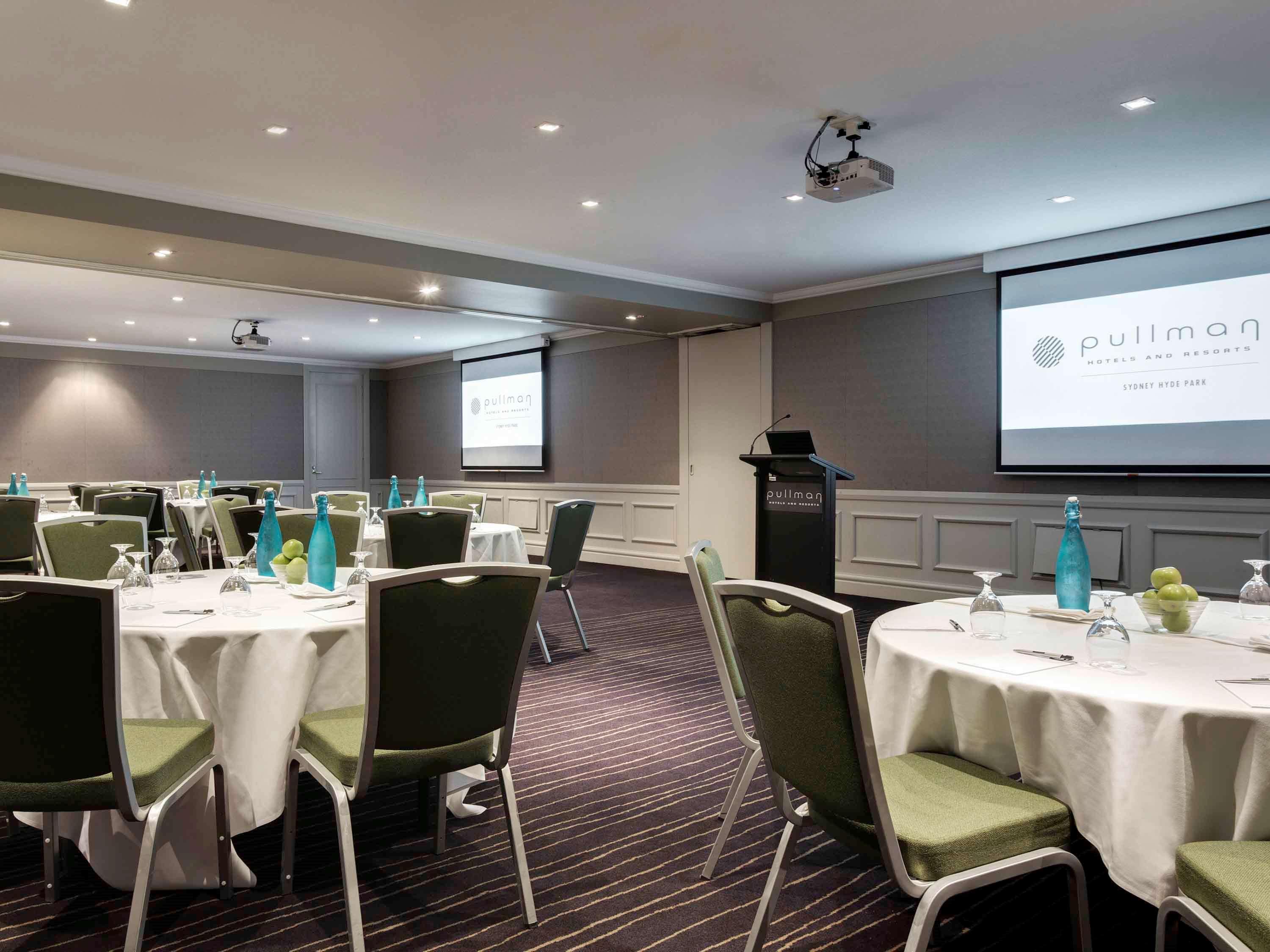 Hotel Pullman Sydney Hyde Park Exterior foto The meeting room