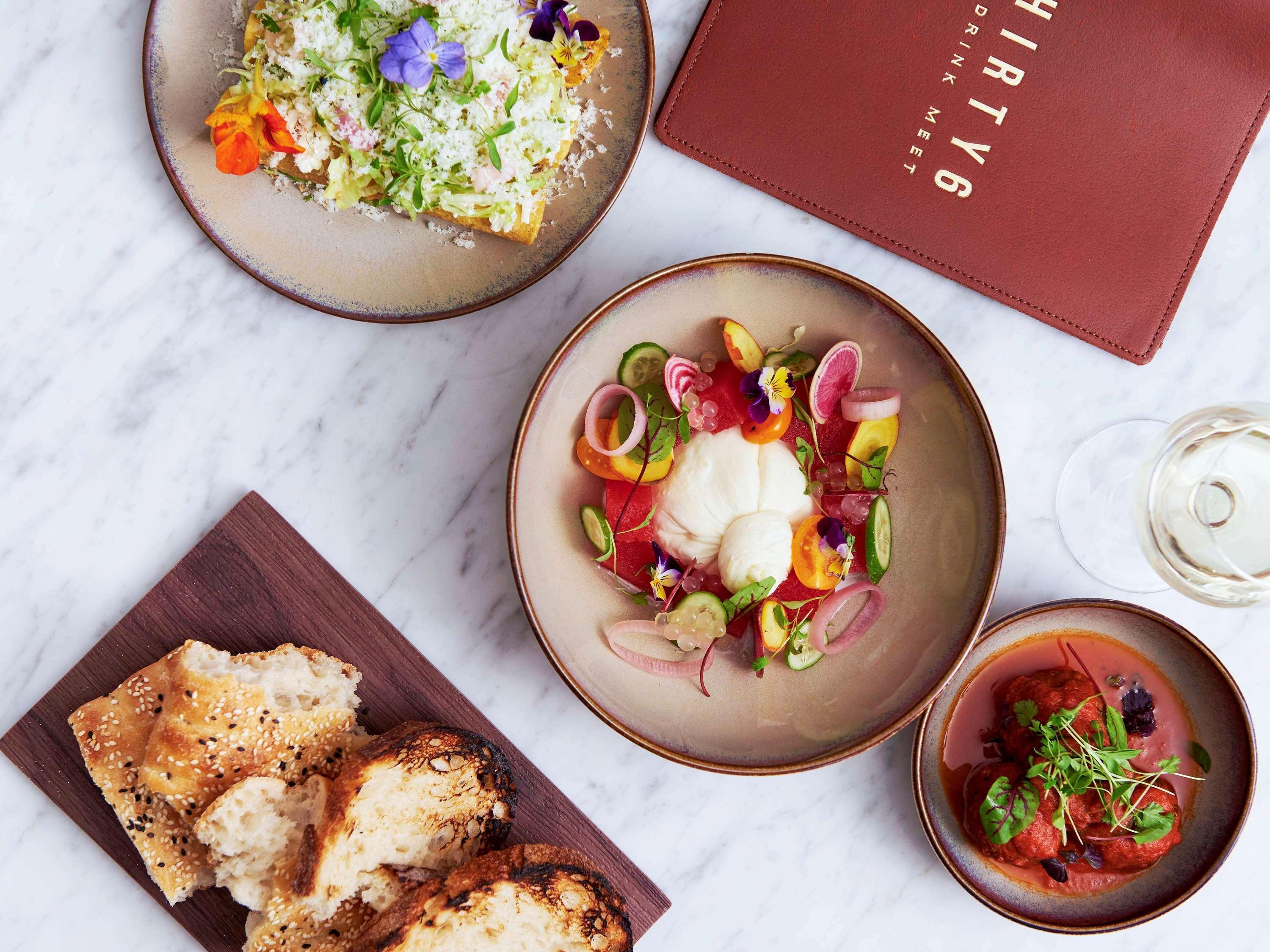Hotel Pullman Sydney Hyde Park Exterior foto Dishes at Dirty Martini