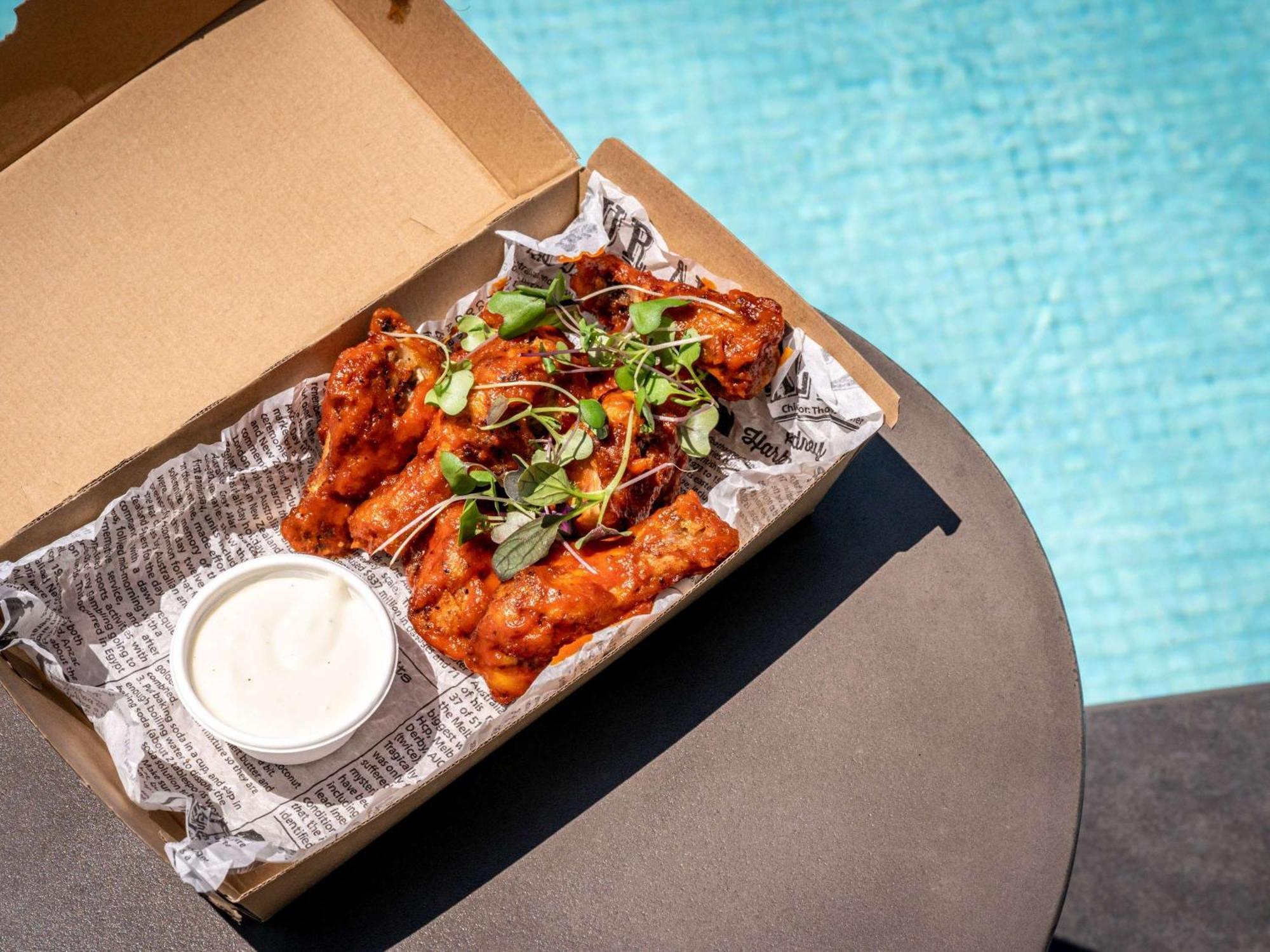Hotel Pullman Sydney Hyde Park Exterior foto Chicken wings